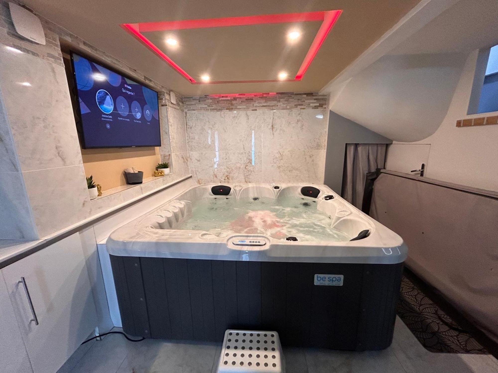 Spa Jacuzzi Moon White Vaudherland Eksteriør bilde